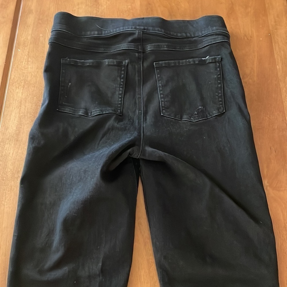 SPANX Distressed Jeans Size Medium - Picture 5 of 9